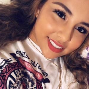 Meet your Posher, Annie francela